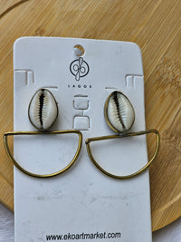 Cowrie Dia I Earrings