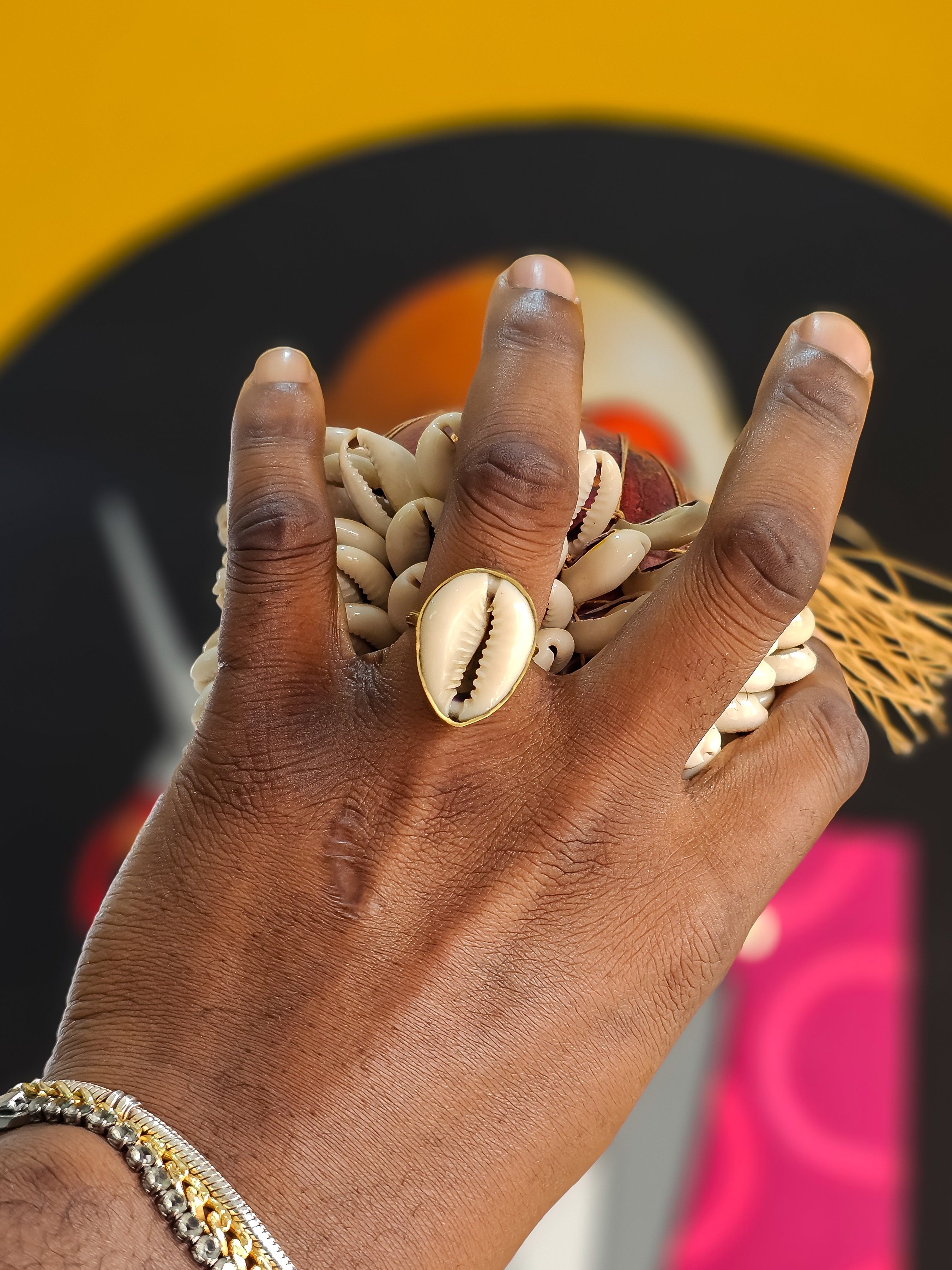 Single Cowrie Ring / Brass